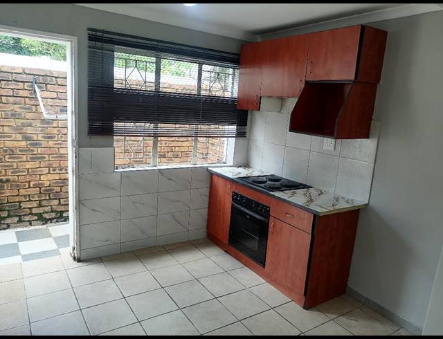 1 bed property to rent in WINCHESTER HILLS